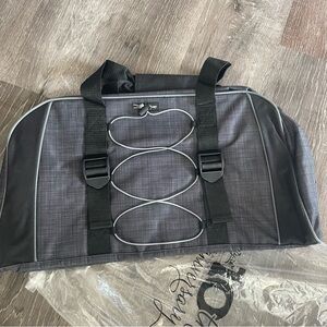 NEW Thirty-One Deluxe Duffel Black Cross Pop